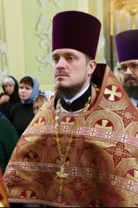 В Великий Четверг Митрополит Лонгин совершил Литургию Василия Великого и Чин умовения ног