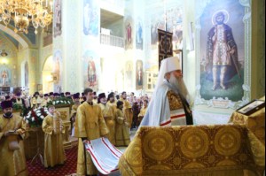 Божественная литургия и молебен у мощей святого равноапостольного князя Владимира в Покровском храме г.Саратова