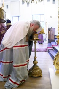 Всенощное бдение на Архиерейском подворье – храме во имя преподобного Серафима Саровского г.Саратова