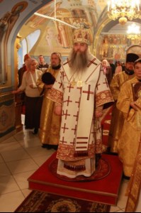 Божественная литургия в Свято-Троицком соборе Саратова