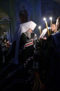 Великое повечерие с чтением канона преподобного Андрея Критского в храме в честь Покрова Пресвятой Богородицы г. Саратова