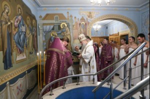 Крещальная литургия в Свято-Троицком кафедральном соборе г. Саратова