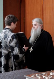 Утреня с чтением Великого канона преподобного Андрея Критского в храме в честь Сошествия Святого Духа г. Саратова