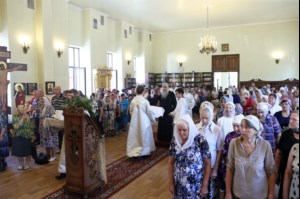 Божественная литургия и панихида на Архиерейском подворье – храме во имя преподобного Серафима Саровского г.Саратова