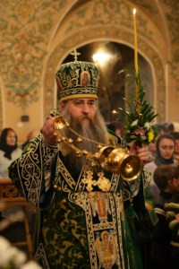 Всенощное бдение в Свято-Троицком соборе Саратова