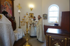 Совершены Чин положения антиминса и первая Литургия в Успенском храме г. Вольска