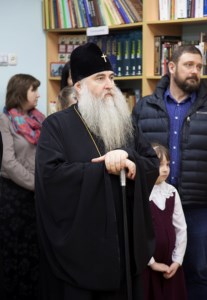 В Хвалынске открылась выставка, посвященная 70-летию возобновления приходской жизни