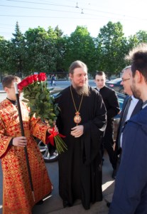 Божественная литургия на Архиерейском подворье — храме во имя святых равноапостольных Мефодия и Кирилла при СГУ в день памяти святых братьев