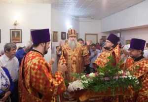 Божественная литургия в храме во имя святой блаженной Матроны Московской п.Красный Октябрь Саратовского района