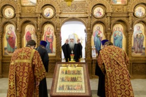 Божественная литургия в храме во имя святых бессребреников и чудотворцев Космы и Дамиана г. Саратова