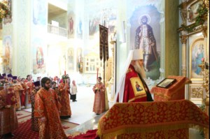 Божественная литургия в храме в честь Покрова Пресвятой Богородицы г. Саратова