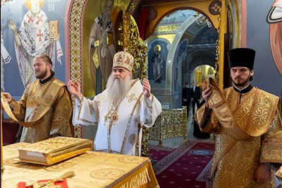 Божественная литургия в Свято-Троицком кафедральном соборе г. Саратова