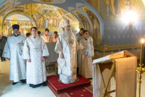 Митрополит Лонгин совершил чин Великого освящения воды
