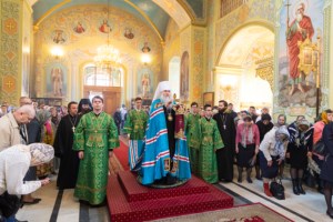 Божественная литургия в храме в честь Покрова Пресвятой Богородицы г. Саратова