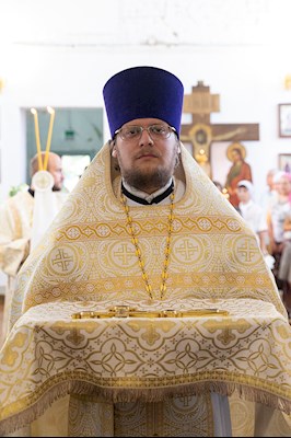 Божественная литургия в храме во имя святителя Митрофана, епископа Воронежского, г.Саратова
