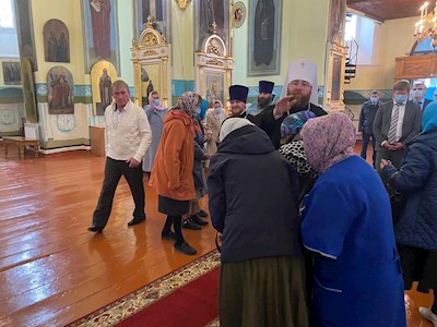 Митрополит Игнатий посетил Казанский храм Петровска