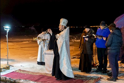 В поселке Затон прошли крещенские купания