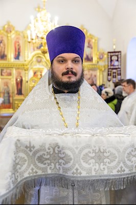Божественная литургия в храме святых Царственных страстотерпцев г. Саратова