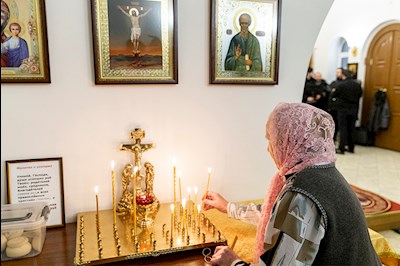Божественная литургия в храме в честь святителя Иоанна Златоуста в п. Зональный г. Саратова