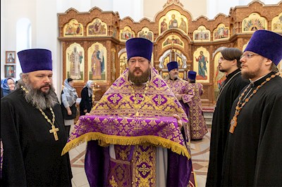 Божественная литургия в храме в честь святого равноапостольного великого князя Владимира г. Саратова