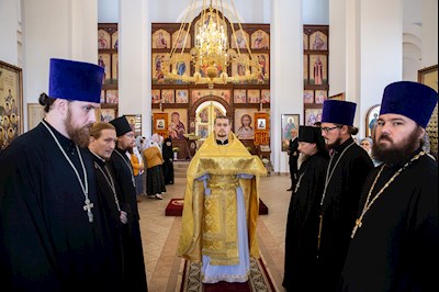 Божественная литургия в храме в честь Нерукотворного Образа Спасителя г .Саратова