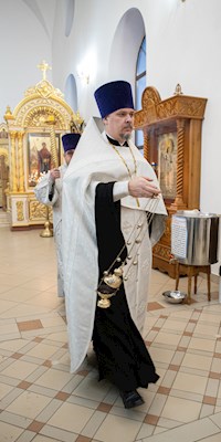 Митрополит Игнатий совершил великое повечерие в соединении с утреней в храме Рождества Христова г. Саратова
