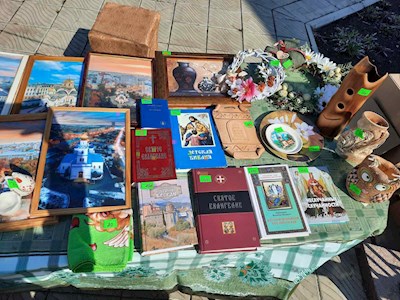 Приход храма в поселке Дубки провел благотворительную ярмарку