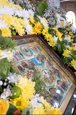Митрополит Игнатий совершил Божественную литургию в храме Всех святых, в земле Русской просиявших, г. Саратова