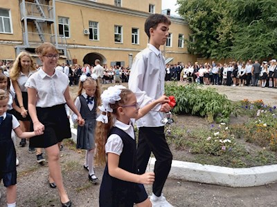 В Русской православной классической гимназии имени преподобного Сергия Радонежского прошла торжественная линейка