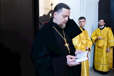 Митрополит Игнатий совершил всенощное бдение в Петропавловском храме г. Саратова
