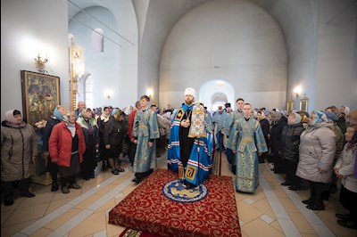 Митрополит Игнатий совершил Божественную литургию в Покровском храме г. Петровска