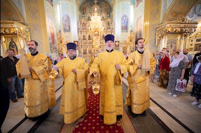 Митрополит Игнатий совершил Божественную литургию в Покровском соборе г. Саратова