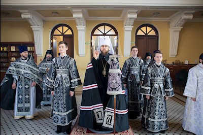 Митрополит Игнатий совершил Литургию Преждеосвященных Даров в храме святого апостола и евангелиста Иоанна Богослова при СПДС