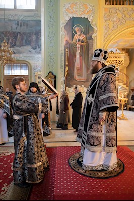 Митрополит Игнатий совершил Литургию Преждеосвященных Даров в Покровском соборе г. Саратова
