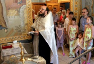 В Свято-Троицком соборе приняли крещение воспитанники центра «Возвращение»
