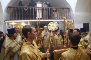 Божественная литургия в храме во имя святителя и чудотворца Николая на Елшанском кладбище г. Саратова