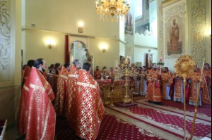Божественная литургия в храме в честь Покрова Пресвятой Богородицы г. Саратова