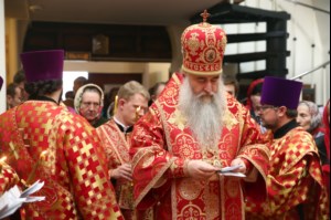 Божественная литургия и панихида в храме во имя святителя и чудотворца Николая на Елшанском кладбище г.Саратова