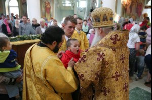 Божественная литургия в храме во имя Всех Святых, в земле Российской просиявших, г.Саратова