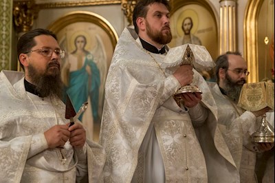 Митрополит Игнатий совершил ночную Божественную литургию в Покровском соборе г. Саратова