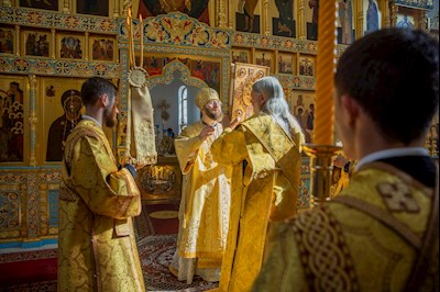 Митрополит Игнатий совершил Божественную литургию в Свято-Алексиевском женском монастыре г. Саратова