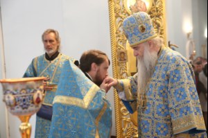 Божественная литургия в храме в честь Покрова Пресвятой Богородицы г.Петровска
