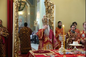 Божественная литургия в храме в честь Покрова Пресвятой Богородицы г. Саратова