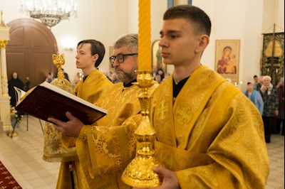 Митрополит Игнатий совершил Божественную литургию в соборном храме святителя Спиридона Тримифунтского г. Саратова