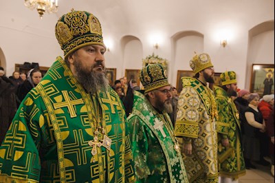 Архиереи Саратовской митрополии совершили Божественную литургию в соборном храме святого благоверного князя Александра Невского г. Ртищево
