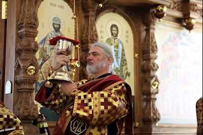 Божественная литургия в храме новомучеников и исповедников Саратовских г. Саратова