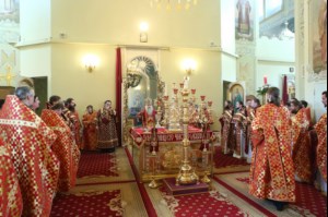 Божественная литургия в храме в честь Покрова Пресвятой Богородицы г. Саратова