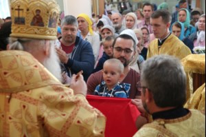 Божественная литургия в храме во имя Всех святых, в земле Российской просиявших, г.Саратова