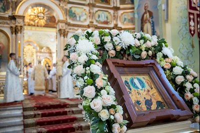 Митрополит Игнатий совершил Божественную литургию в Покровском соборе г. Саратова