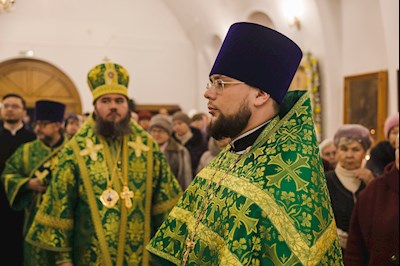Архиереи Саратовской митрополии совершили Божественную литургию в соборном храме святого благоверного князя Александра Невского г. Ртищево